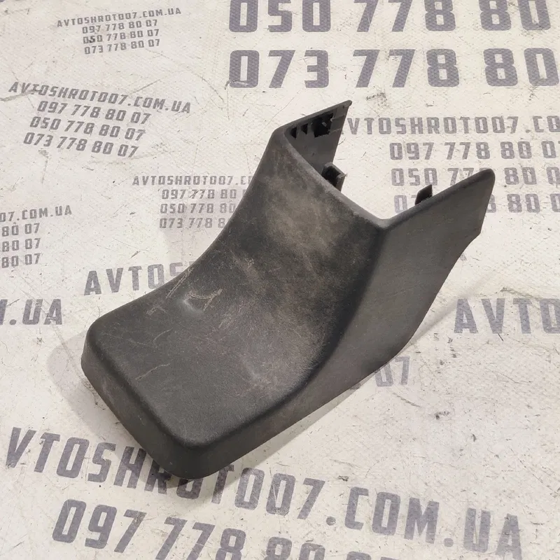 Накладка Mitsubishi Outlander XL 06-12 2.0D OEM 6977a068zz