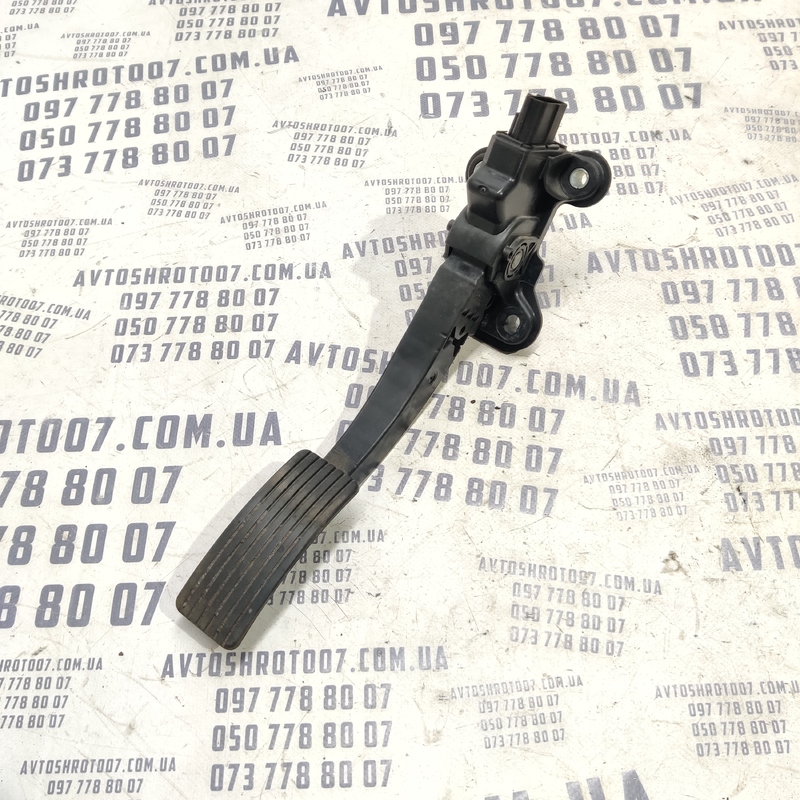 Педаль газу Mitsubishi Outlander XL 06-12 2.0D OEM mn101544