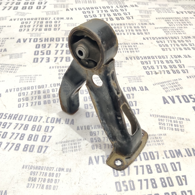 Подушка двигуна Mitsubishi Outlander XL 06-12 2.0D mn184059