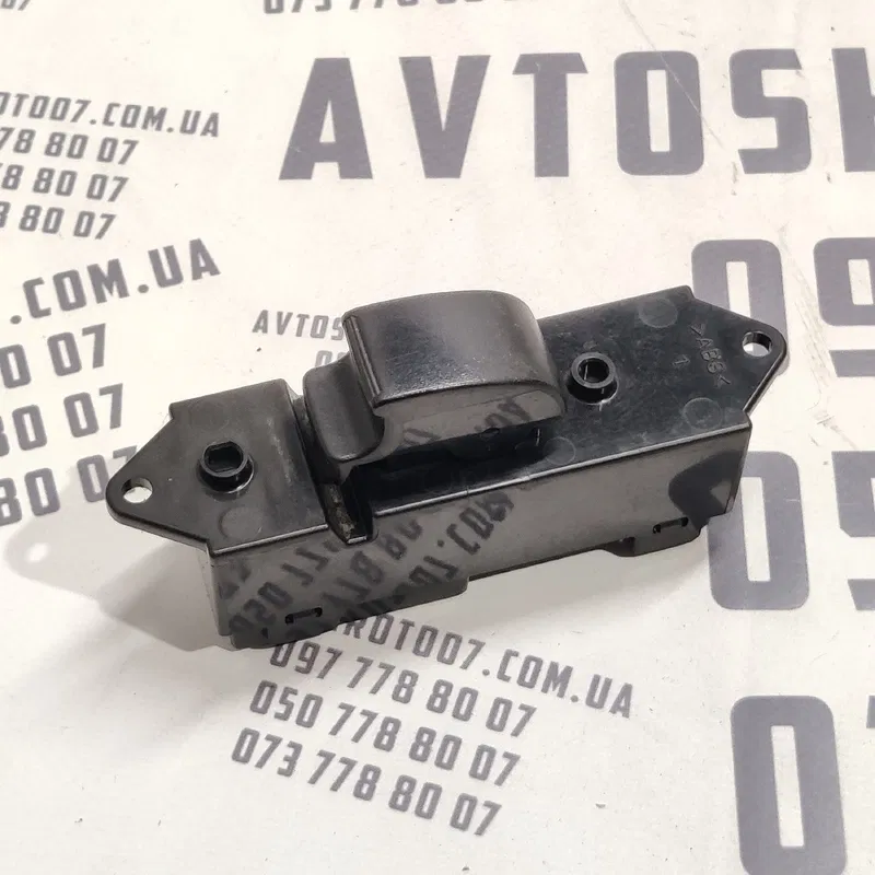 Кнопка склопід. Mitsu Outlander XL 06-12 2.0D з.пр. 8608a183