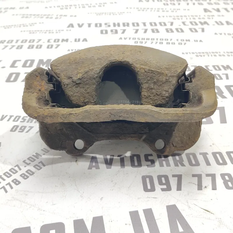 Супорт Peugeot 807 (02-14) 2.2 HDI передній лівий OEM 4401N4