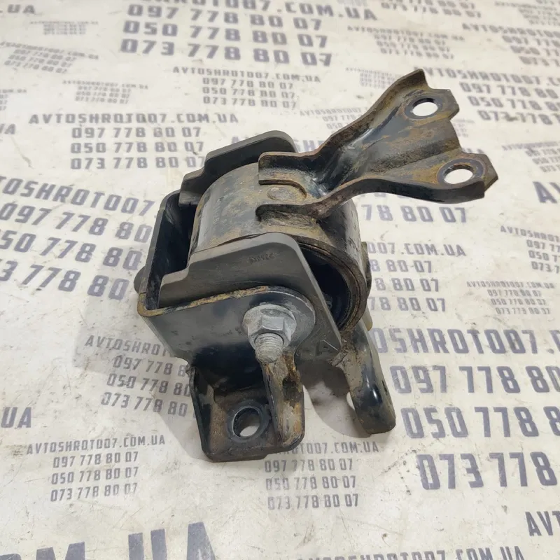 Подушка двигуна Mitsubishi Outlander XL 06-12 2.0 BSY ліва