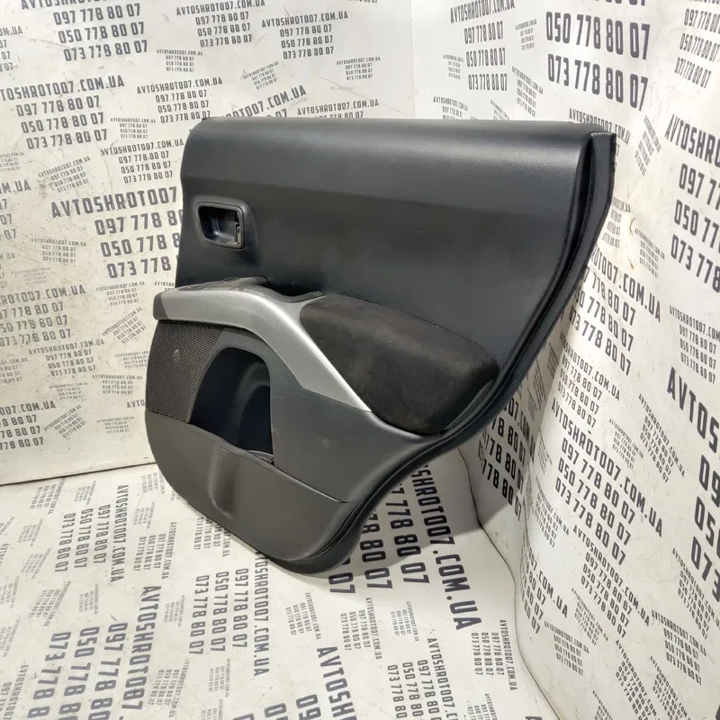 Карта задня права Outlander XL 06-12 2.0D OEM 7222a388xaq