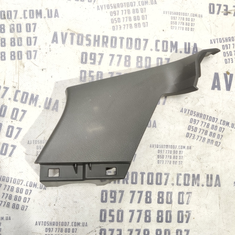 Накладка Toyota Corolla 06-13 1.6 бенз права OEM 6247312021