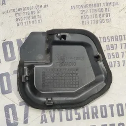Накладка Mitsubishi Outlander XL (06-12) 2.0D OEM 5729a010 фото 2
