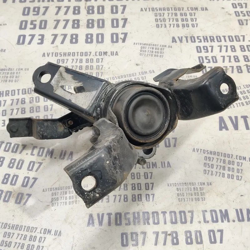 Подушка двигуна Toyota Corolla (06-13) 1.6 права 1230522361