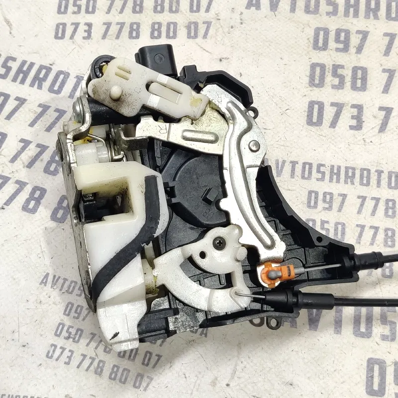 Замок Mitsubishi Outlander XL 06-12 2.0D зад.пр. OEM 08828b