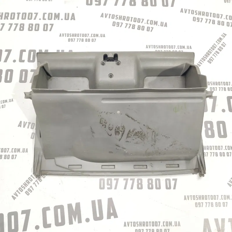 Бардачок Mazda Premacy (99-05) 1.8 Бензин