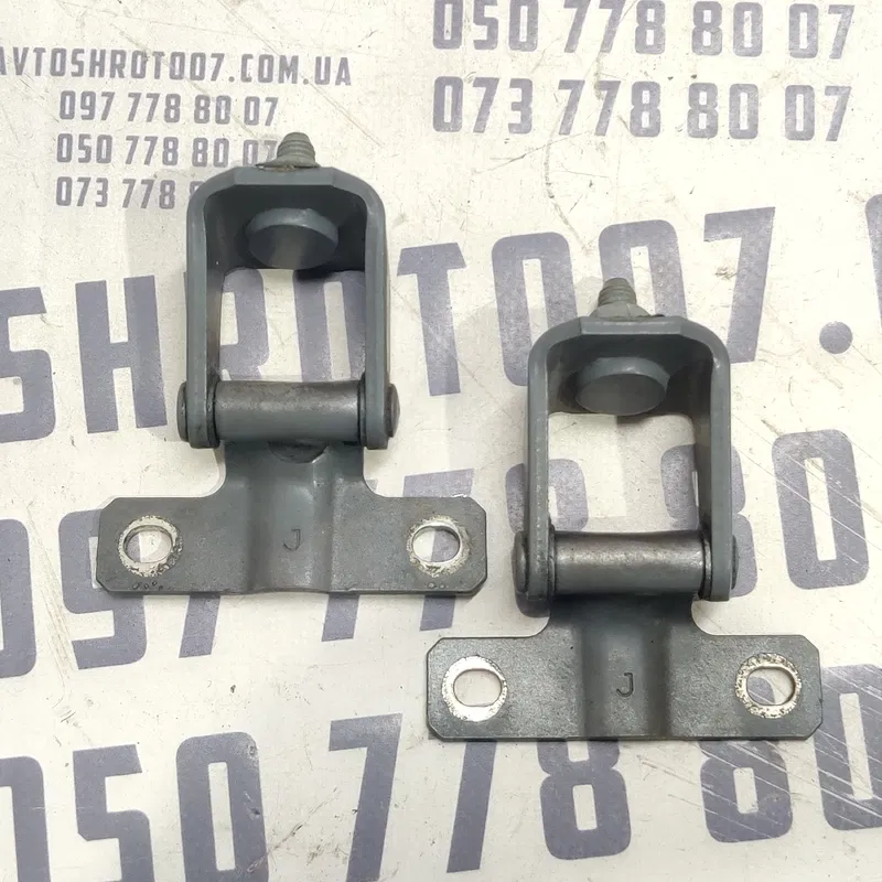 Завіса багажника Mitsubishi Outlander XL 06-12 2.0D верхня