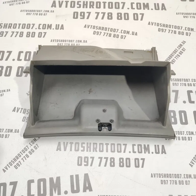 Бардачок Mazda Premacy (99-05) 1.8 Бензин