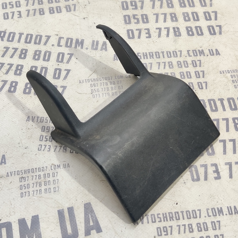 Накладка салон Mitsubishi Outlander XL 06-12 2.0D 6977a063zz