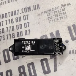 Кнопка склопід. Outlander XL 06-12 2.0D задня ліва 8608a184 фото 4