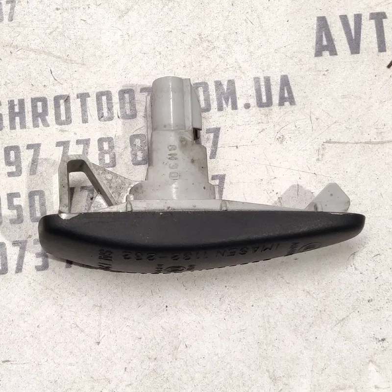 Ліхтар поворотника Mitsubishi Outlander XL 06-12 2.0D перед