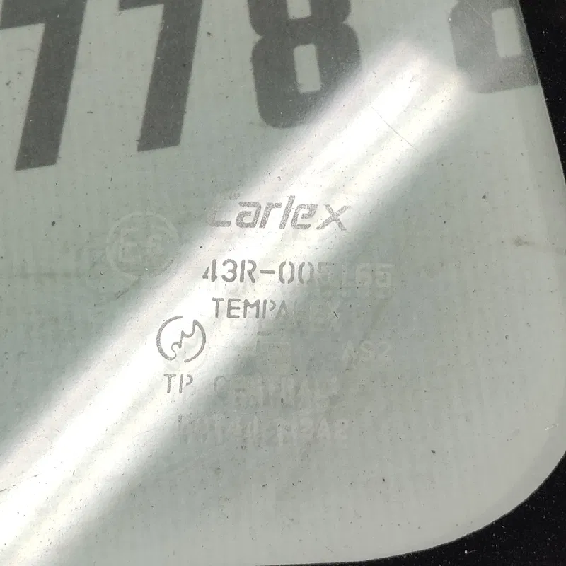 Кузовне скло Mazda Premacy (1999-2005) 1.8 Бензин Ліве Заднє