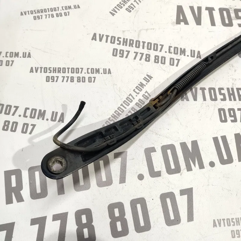 Двірник Peugeot 807 (02-14) 2.2 HDI перед. прав. OEM 6429T5