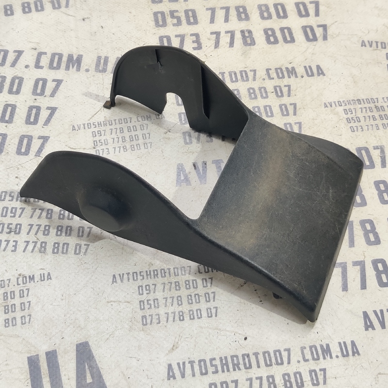 Накладка Mitsubishi Outlander XL (06-12) 2.0D OEM 6977a062zz