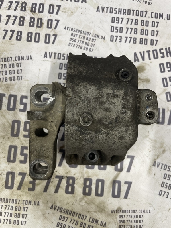 Подушка двигуна Skoda Octavia Tour (96-10) 1.6 OEM 1J0199262