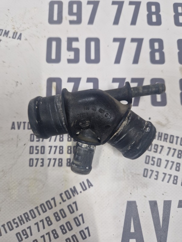 Фланець Skoda Octavia Tour (96-10) 1.6 бензин OEM 1JO121087C