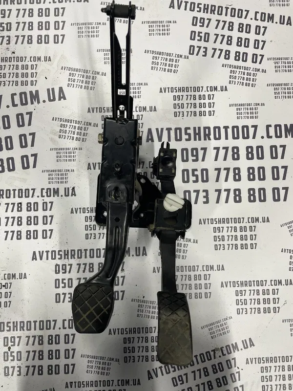 Блок педалей Skoda Octavia (96-10) 1.6 бенз OEM 1J1721130B