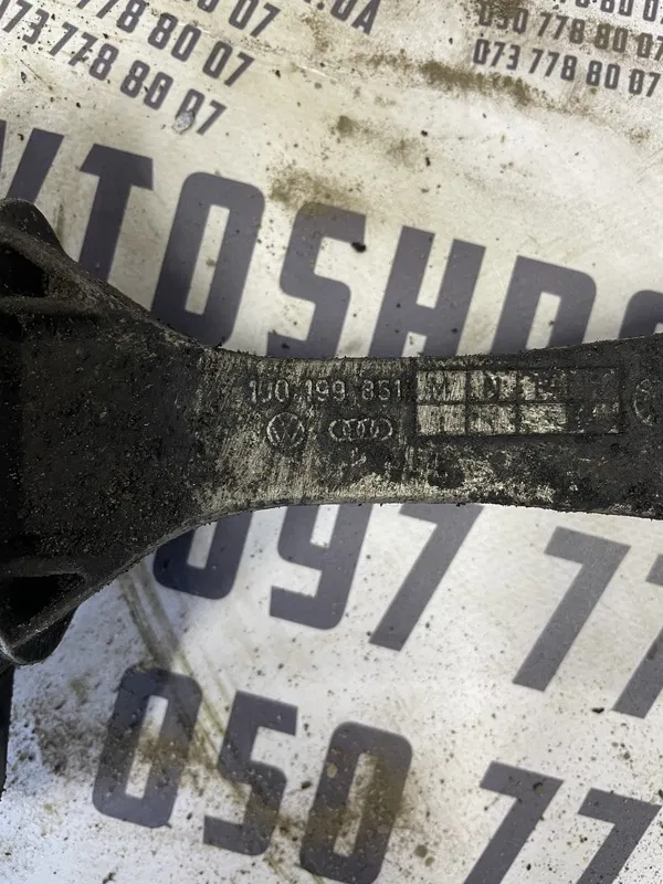 Подушка двигуна Skoda Octavia (96-10) 1.6 AKL OEM 1J0199851