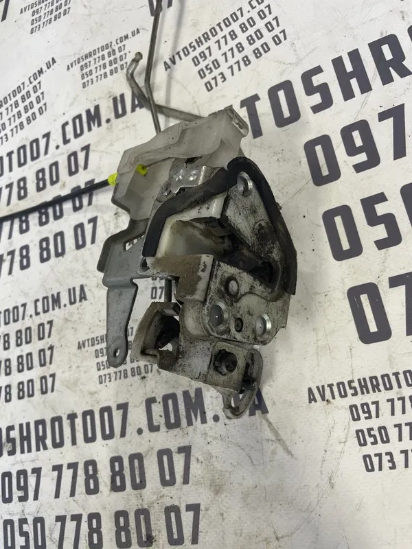 Замок дверей Citroen C1 (05-14) 1.0 бенз пер.пр. OEM 9136T1