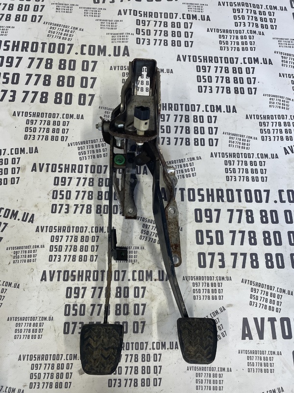 Педаль щеплення Citroen C1 (05-14) 1.0 бензин OEM 471100H020