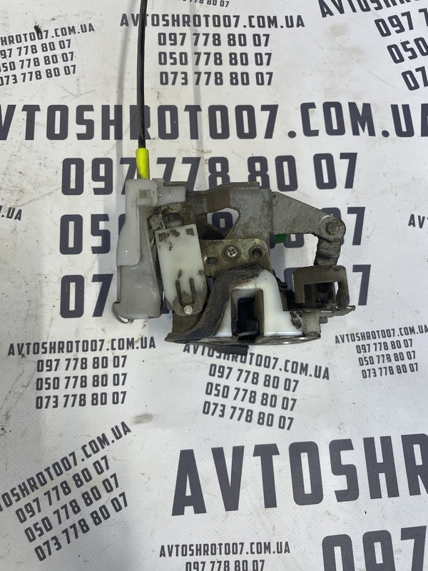 Замок дверей Citroen C1 (05-14) 1.0 бенз зад. лів. 914E+12