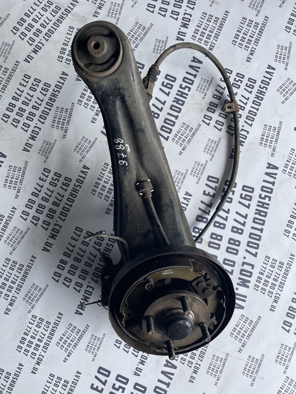 Цапфа Mitsubishi Lancer 9 03-08 1.3 задня права OEM MR519134
