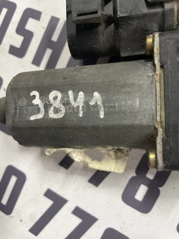Мотор склопідіймача Audi A6 C5 97-05 2.5D ЗП OEM 130821785