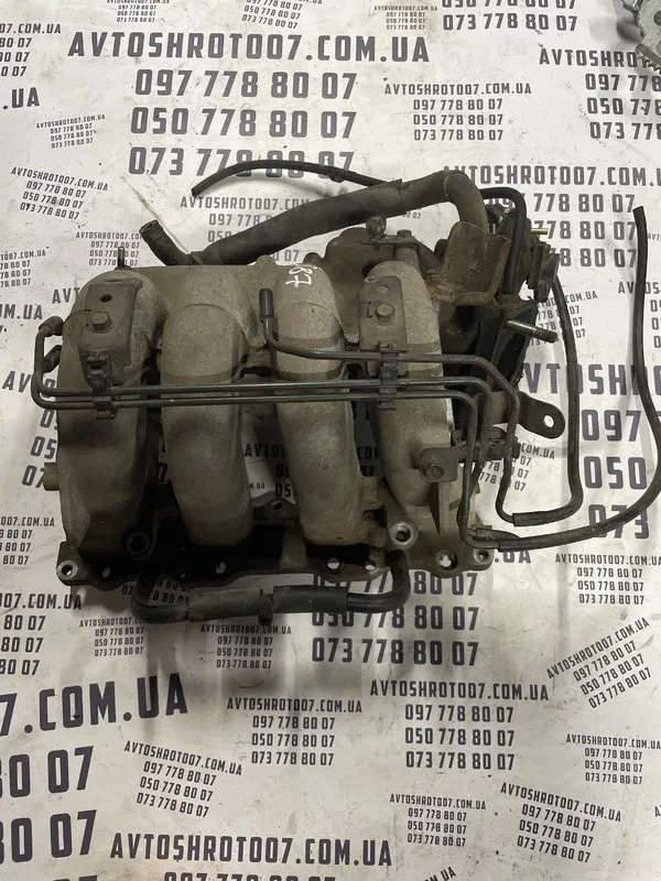 Впускний колектор Mazda 626 GE 91-98 1.8 бенз OEM FS0113100D