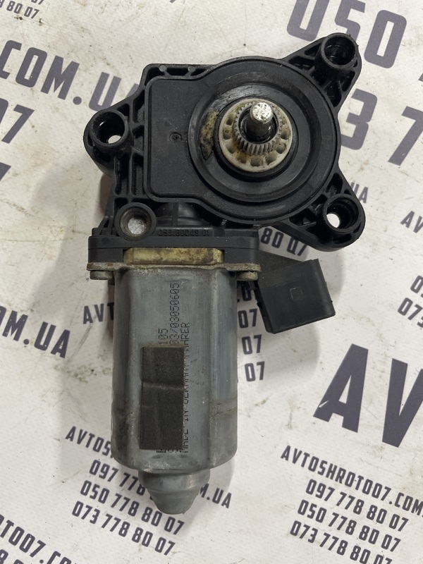 Мотор склопідіймача MB W220 (98-05) пер. прав. OEM 119650105