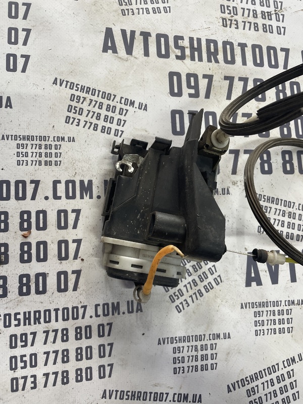 Замок дверей Audi 80 B3 (86-96) задня ліва OEM 8D0839015A фото 2