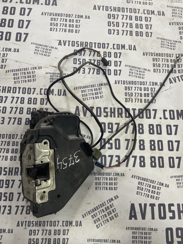 Замок дверей Mercedes CLS W219 (04-10) задня права OEM R1010