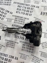Замок дверей Opel Vectra C (02-08) задня ліва OEM 13210762