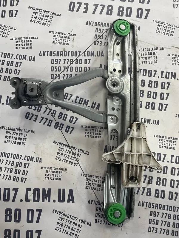 Склопідіймач Opel Vectra C (02-08) задня права OEM 990096102