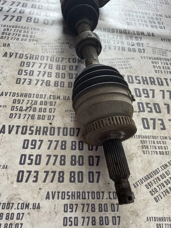 Привід Kia Sorento 2 (09-14) 2.2 tdi пер.пр. OEM 495602P150