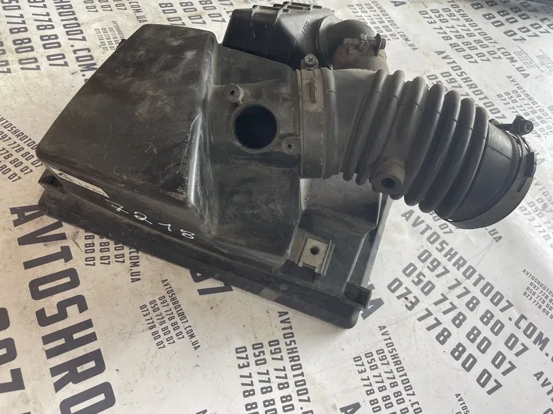 Корпус повітряного фільтра Mazda 3 BK (03-09) 1.6 OEM 4LF50