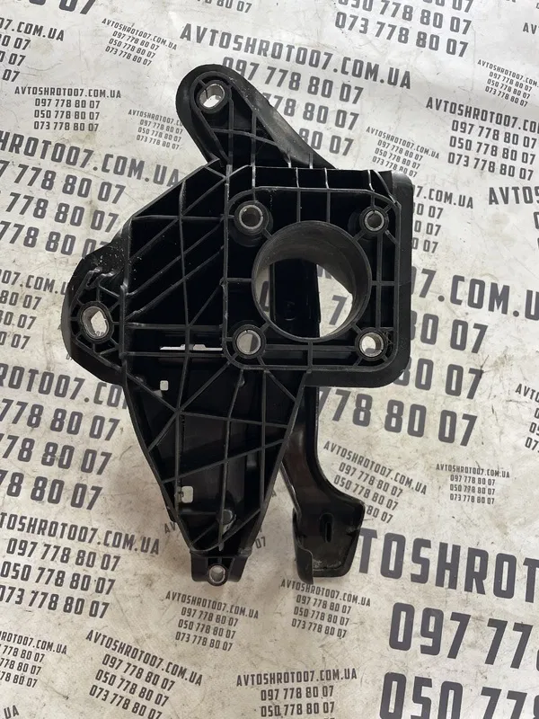 Педаль тормозу Skoda Rapid (12-19) МКПП OEM 6R1721058K