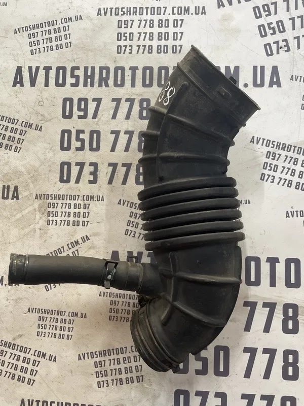 Патрубок повітряний Kia Sorento 2 09-15 2.2D OEM 281382p300