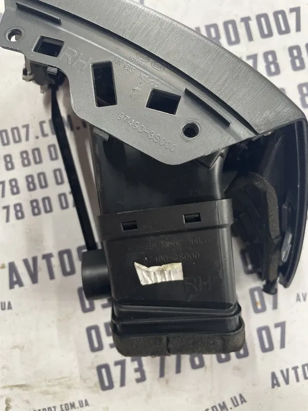 Дефлектор обдуву Hyundai Sonata (09-14) прав. OEM 974903S000