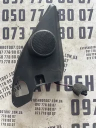 Накладка салону Skoda Rapid (12-19) передня права 5ja837974