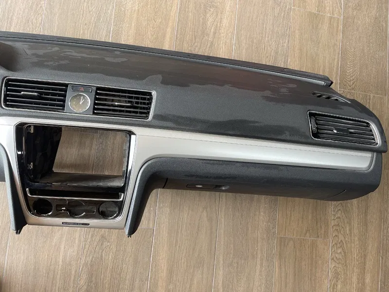Торпедо VW Passat B8 USA (11-19) 1.8 Бензин OEM 561857003M