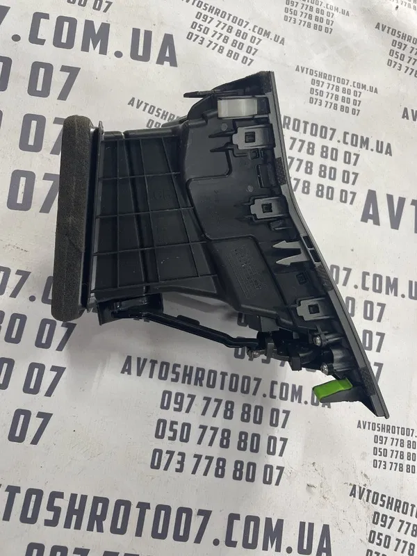 Дефлектор обдуву Hyundai Santa Fe (12-18) пр. OEM 974204Z000