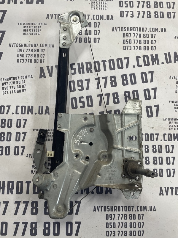 Склопідіймач Audi A4 B5 (94-01) задній лівий 8D0839399A