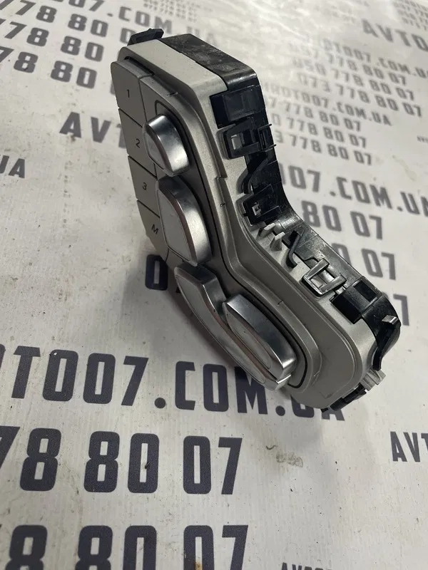 Регулятор сидіння Mercedes W205 (14-21) лів. OEM A2059056651