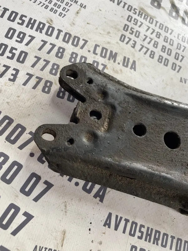 Ричаг VW Golf 4 (97-06) 1.6 передній нижній OEM 1J0407151C