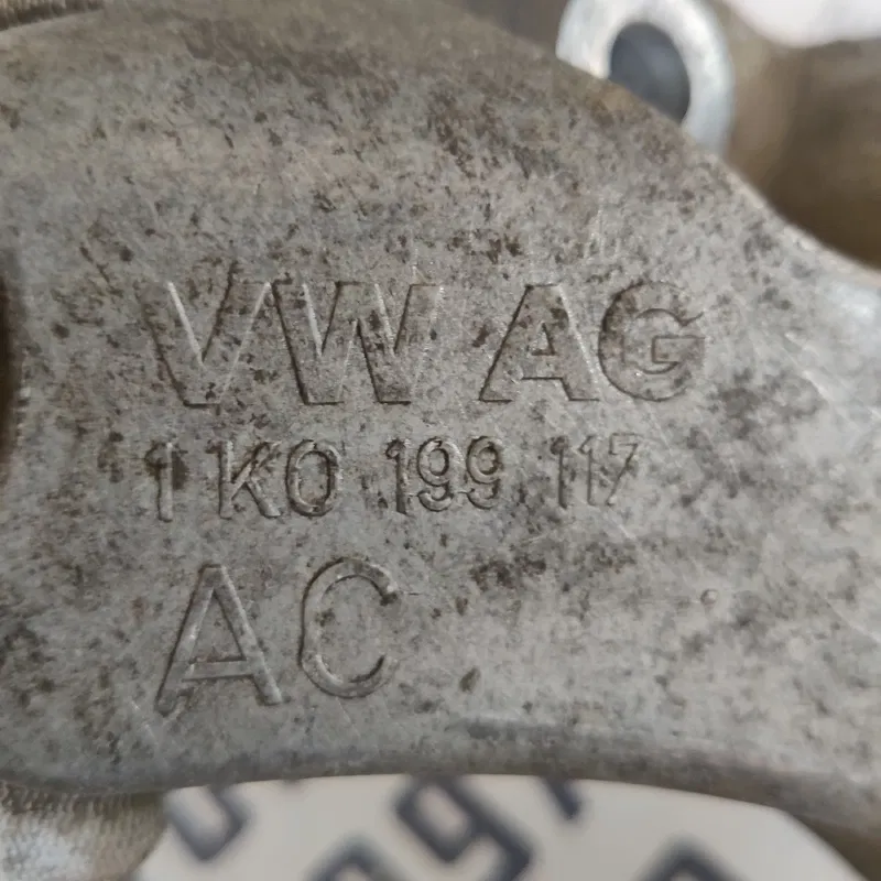 Кронштейн КПП Volkswagen Passat B5 (1996-2005) OEM 1k0199117