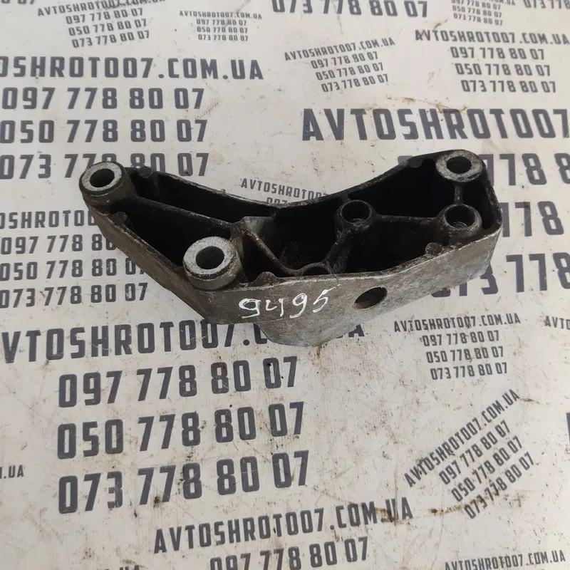 Кронштейн КПП Volkswagen Passat B5 (1996-2005) OEM 1k0199117