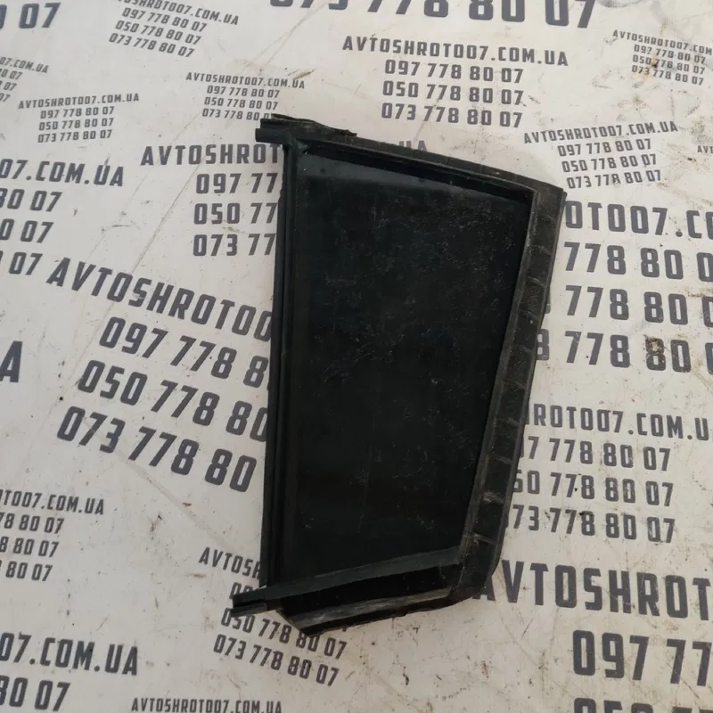 Скло дверей Mazda 3 BK (03-09) задня права OEM 43r008577