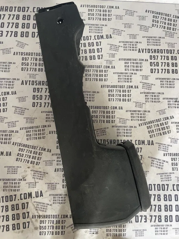 Консоль центральна Kia Sorento 2 (09-14) OEM VEMOTIO